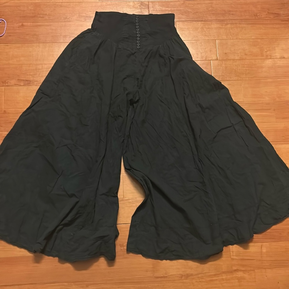 BLACK PANTS